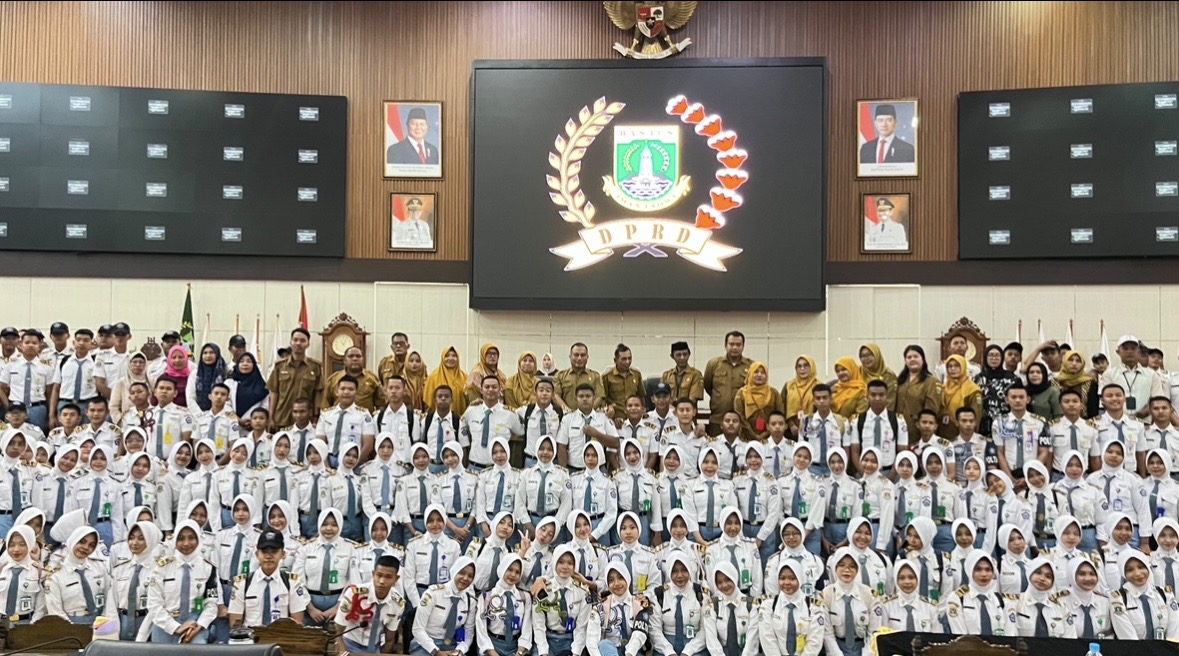 Sekretariat DPRD Banten Terima Kunjungan Edukasi SMKN 4 Kota Cilegon