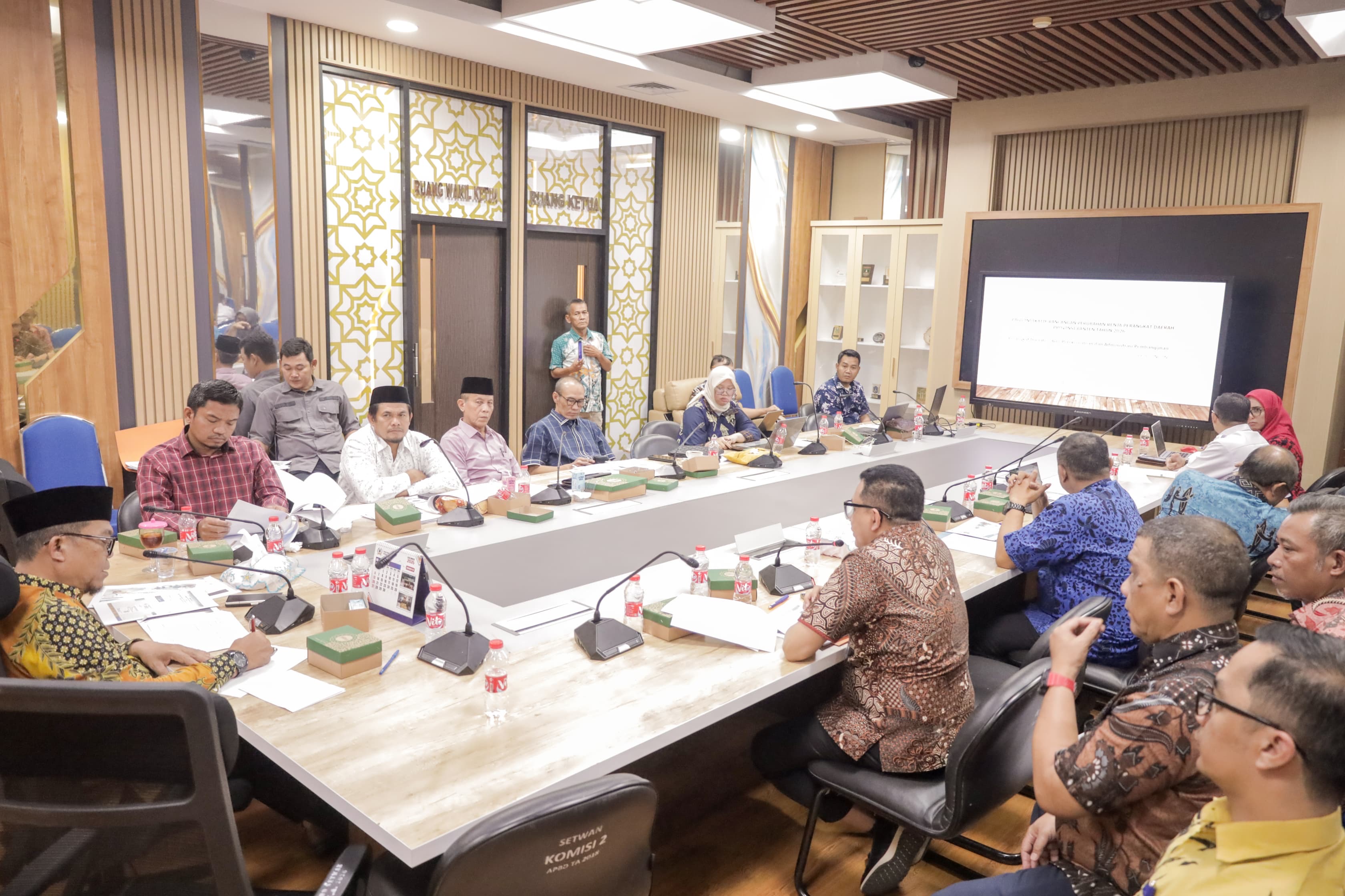 Komisi II DPRD Banten Bahas Raperda Kemudahan, Perlindungan dan Pemberdayaan Usaha Kecil