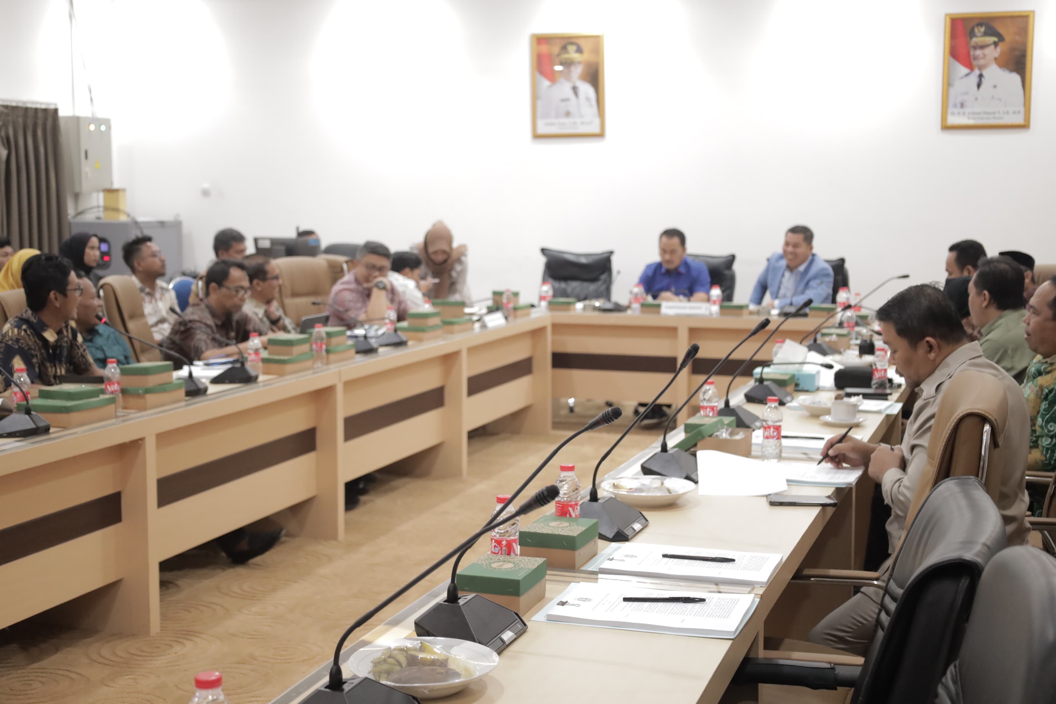 Pansus IV DPRD Banten Serap Masukan Asosiasi Tambang untuk Penyempurnaan Raperda Minerba