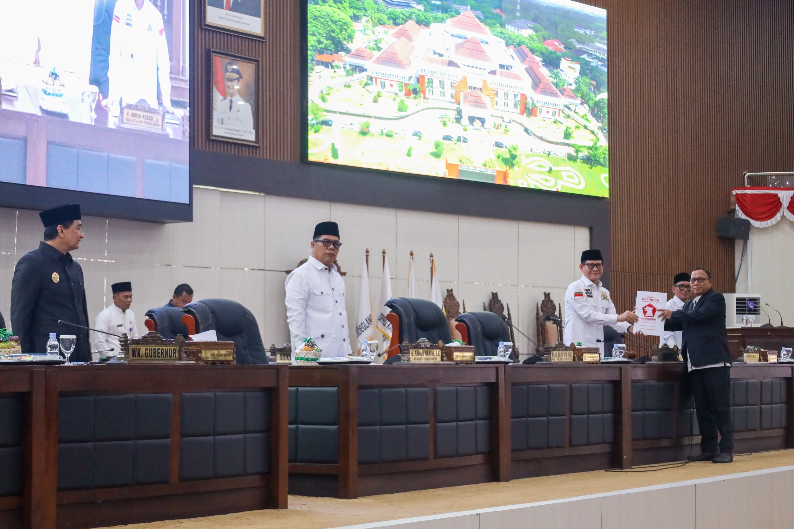 DPRD Banten Gelar Paripurna Pandangan Umum Fraksi Terhadap Tiga Raperda